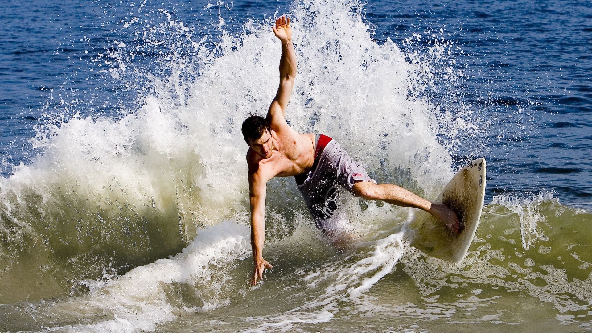 步行者一签一裁!三届扣篮王麦克朗被放弃后卫莫里斯加盟印城,网红球员麦克朗