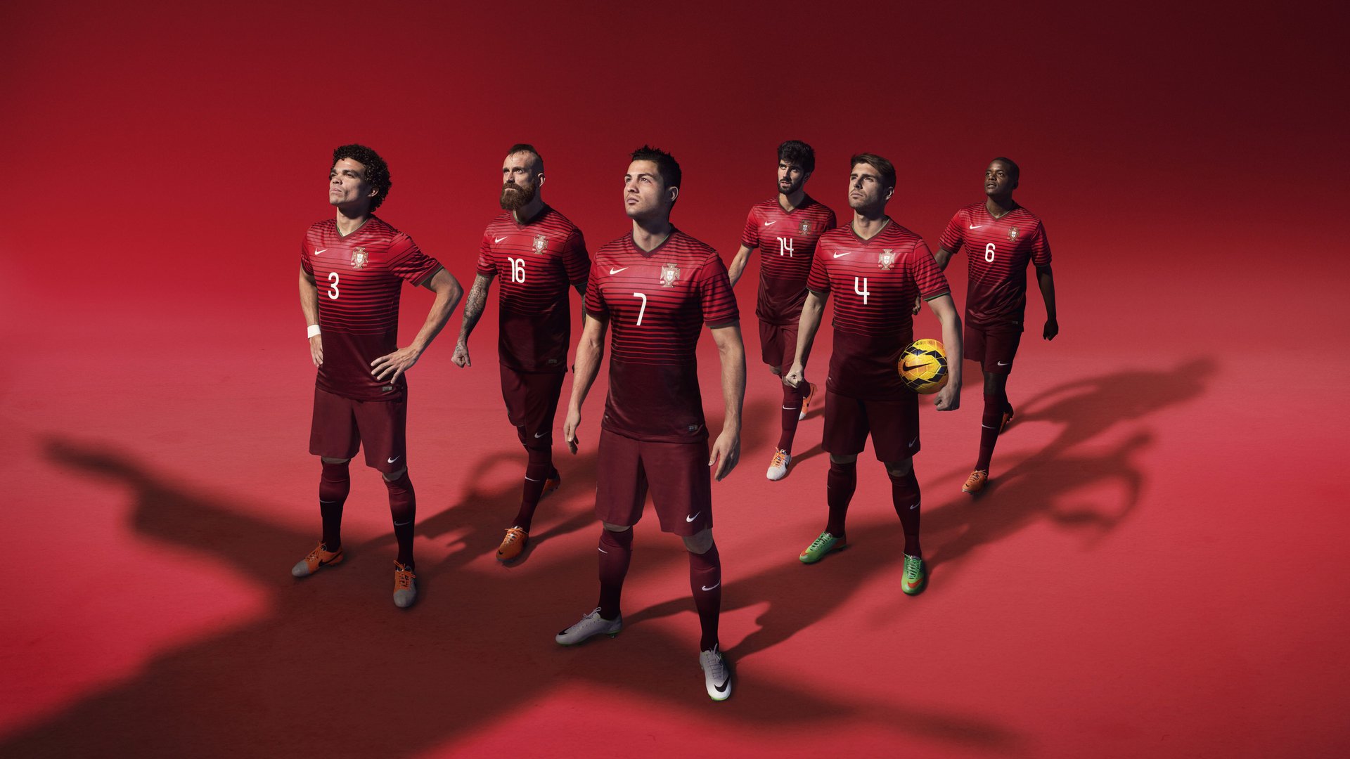 中国足球国家队建立体能波动预警体系，国家足球队体能教练