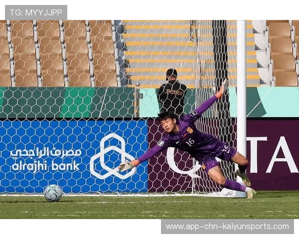 足球门将神级反应扑出点球,瞬间定格比赛巅峰 足球门将神级反应扑出点球,瞬间定格比赛巅峰