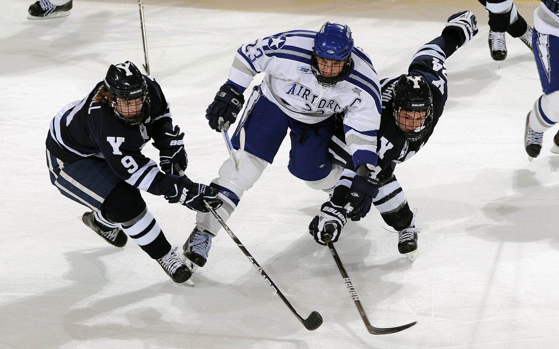 法拉利技术升级效果明显,勒克莱尔信心满满,法拉利勒克莱尔壁纸